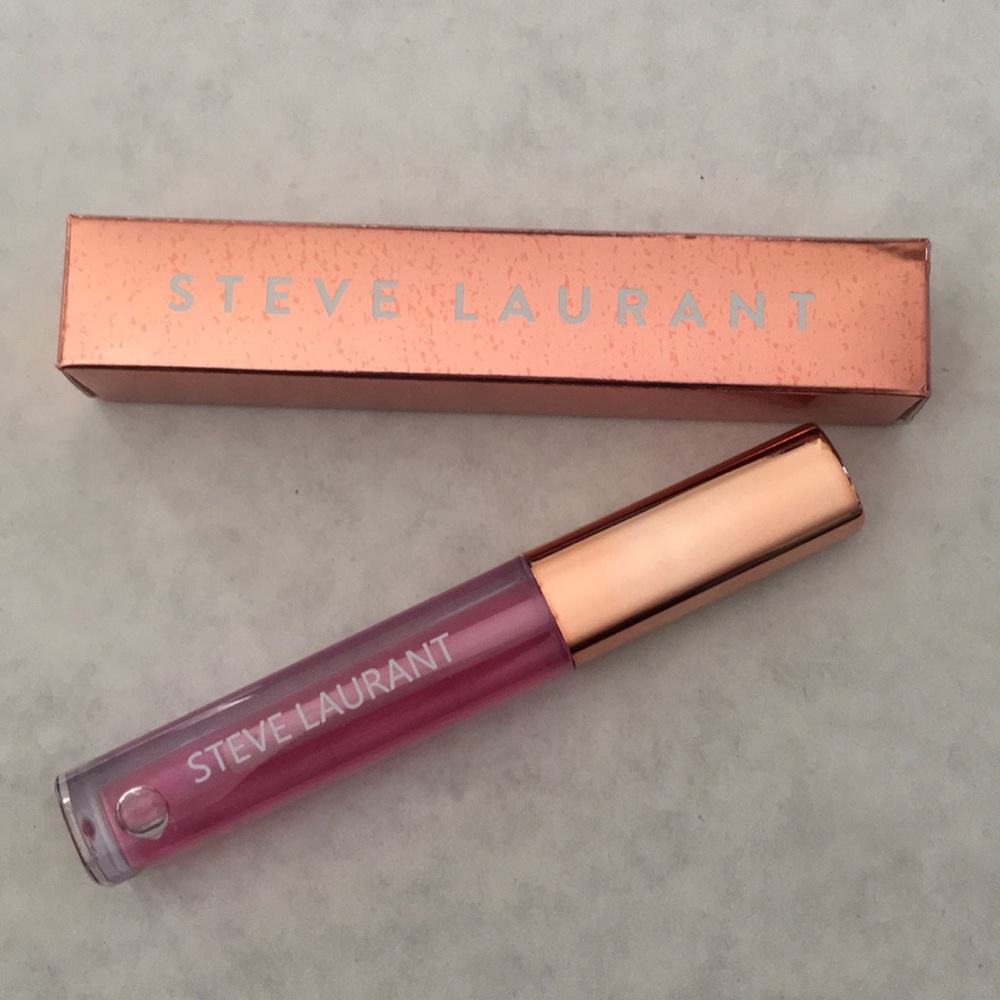 •Steve Laurant Lip Oil•